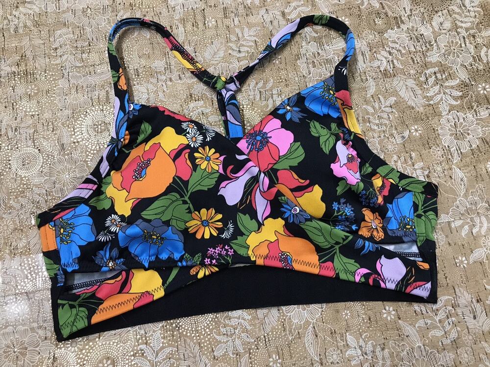 Victorias Secret PINK Ultimate Front Cross Lightly Lined Sports Bra XS Floral